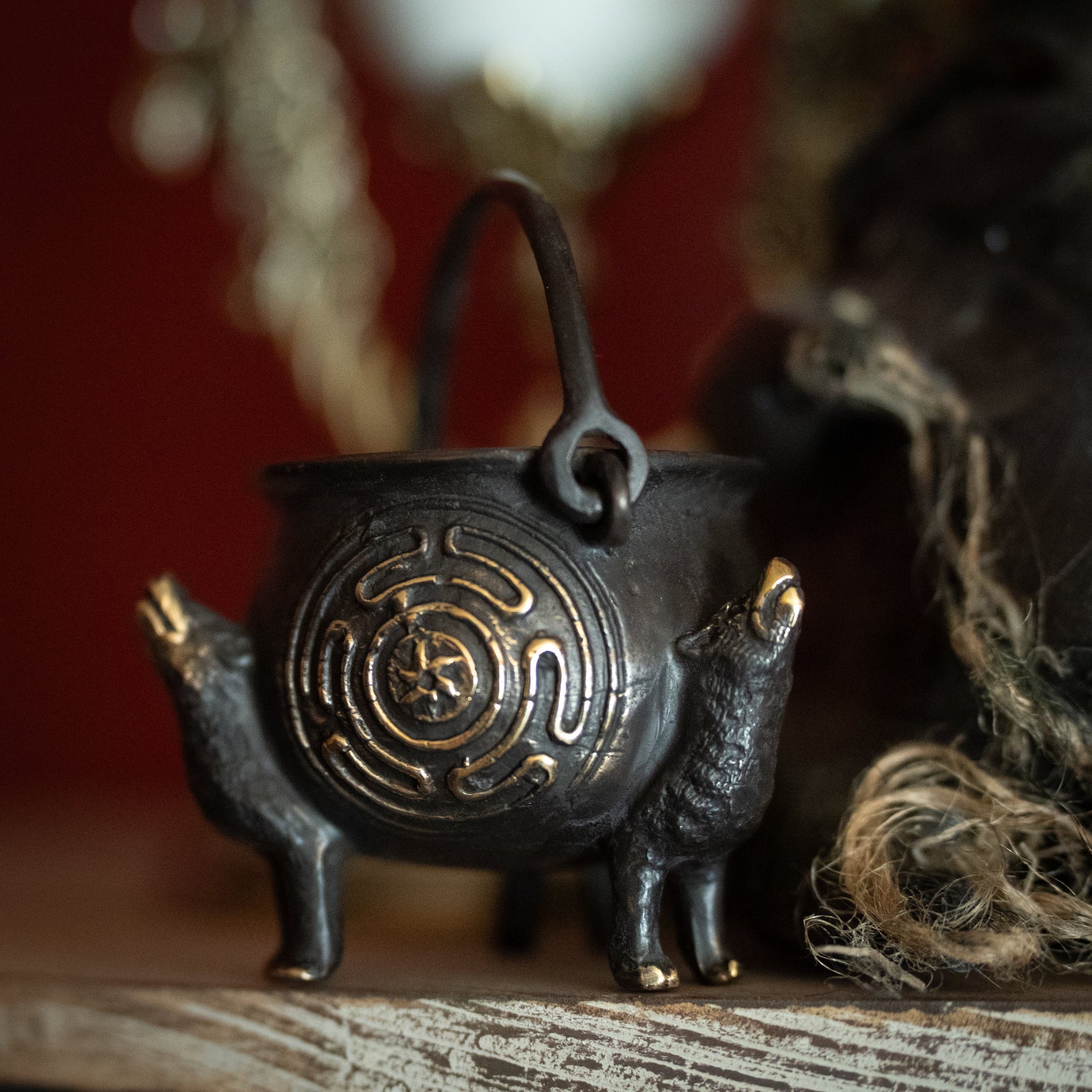(LIMITED) Hekate's Cauldron w/ Book of Shadows Artwork (The Witches Moon Exclusive®)