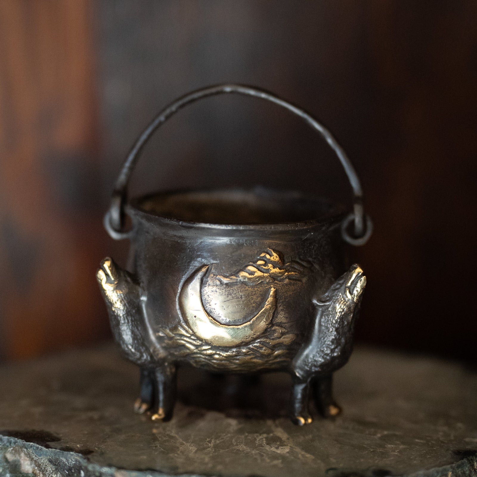 (LIMITED) Hekate's Cauldron w/ Book of Shadows Artwork (The Witches Moon Exclusive®)