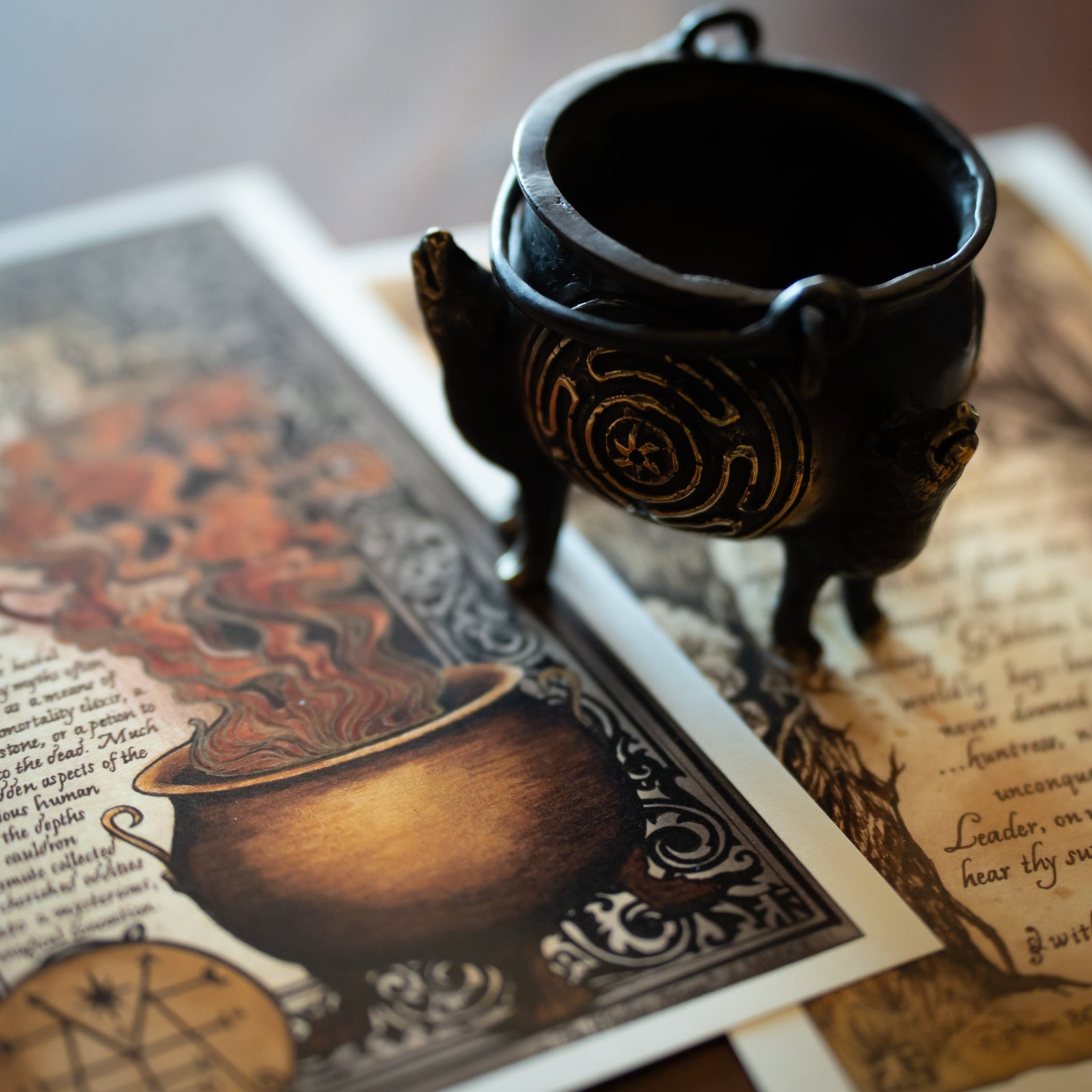 (LIMITED) Hekate's Cauldron w/ Book of Shadows Artwork (The Witches Moon Exclusive®)