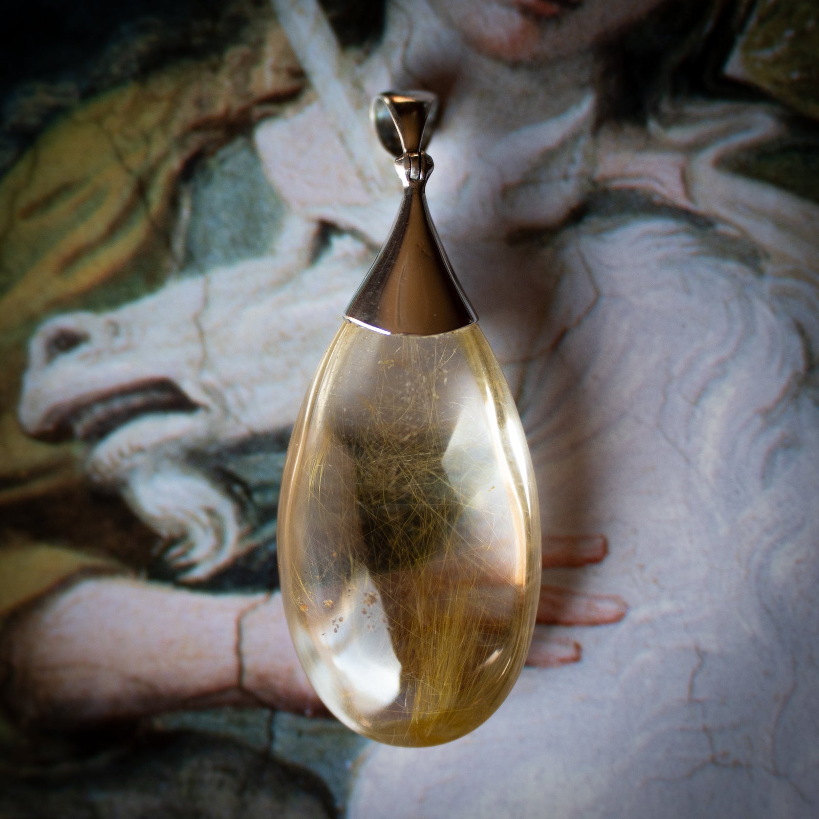 Rutilated Quartz Pendant (96.4 cts)