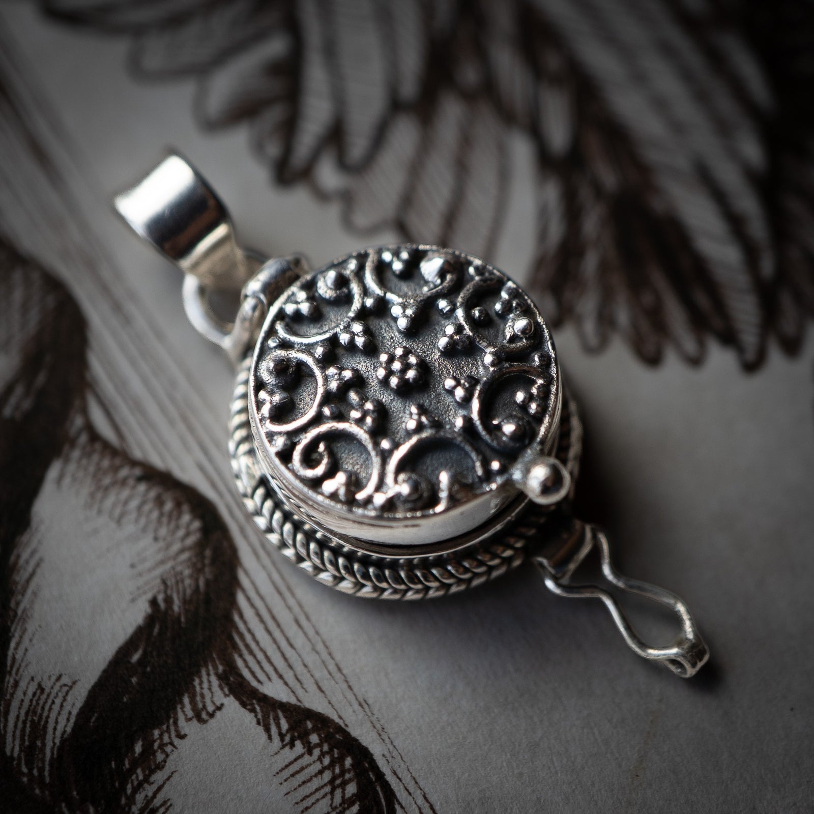 Silver Locket Pendant (Poison Box)(.925)