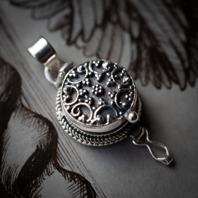 Silver Locket Pendant (Poison Box)(.925)