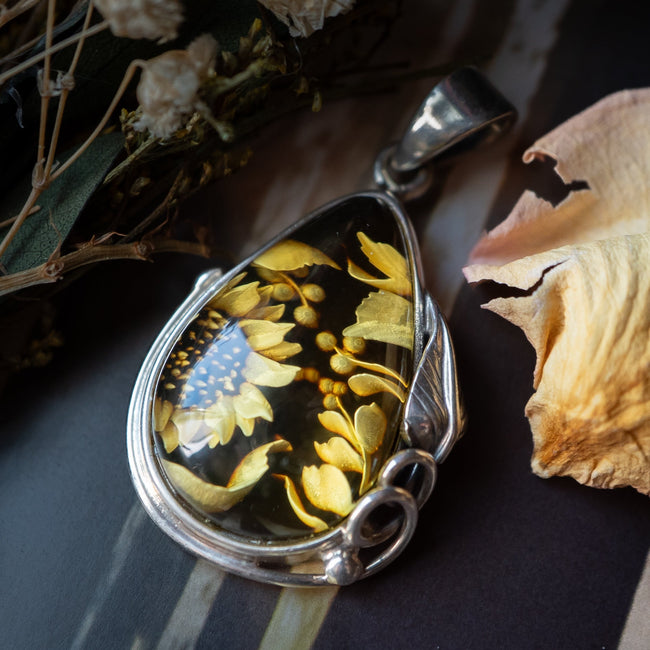 Amber Cameo Sunflower Pendant (.925)