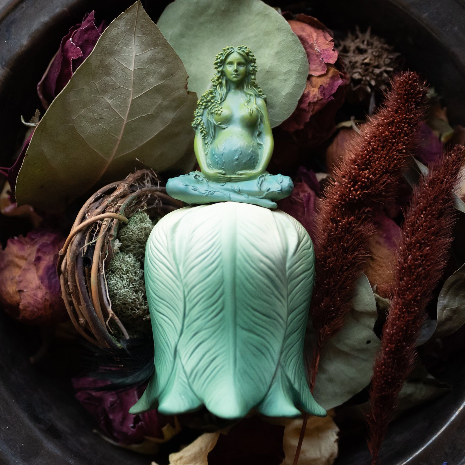 Pregnant Gaia Bell