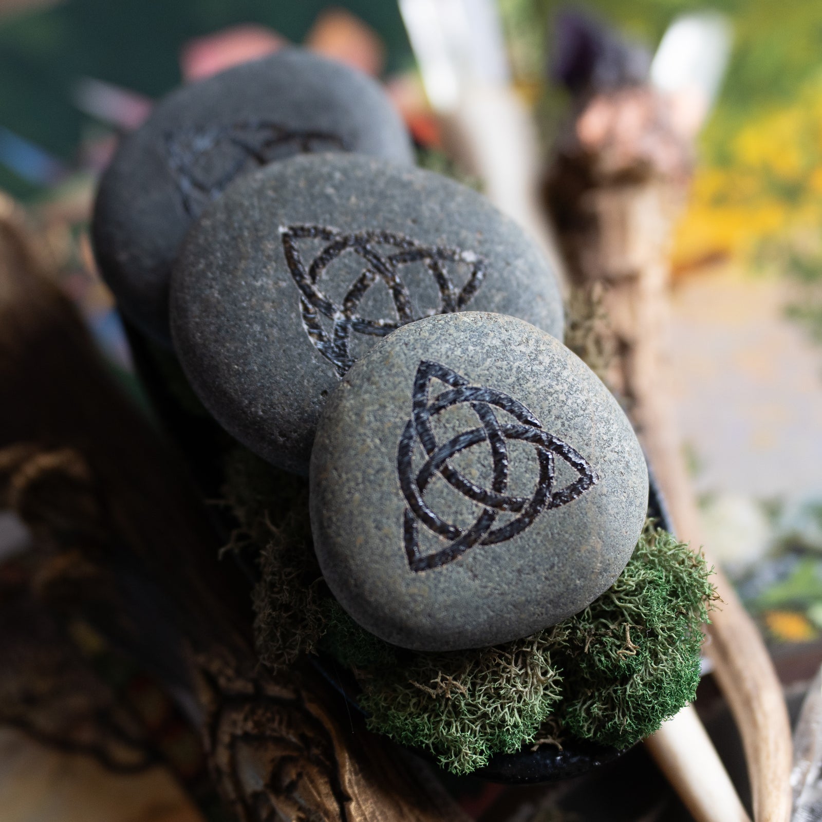 Triquetra Worry Stone (x1)