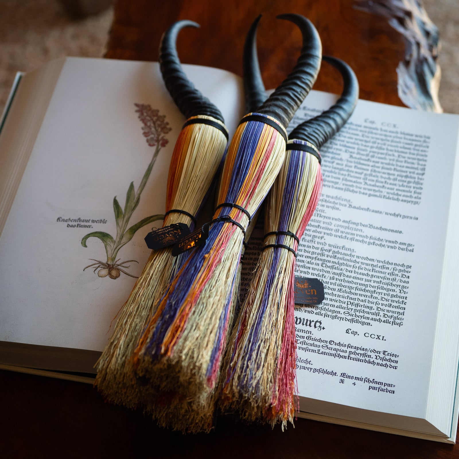 Large Troll's Altar Broom