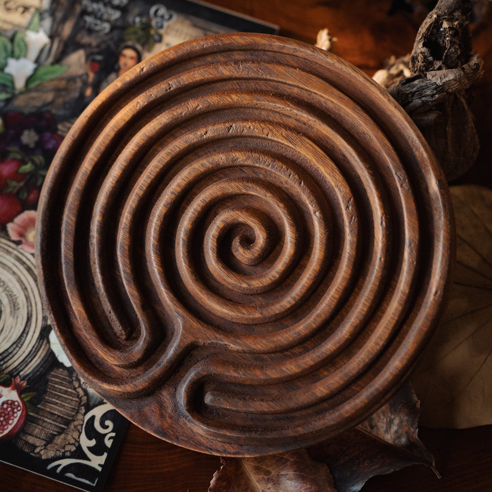 (Exclusive) Hand-Carved Labyrinth w/ Artwork