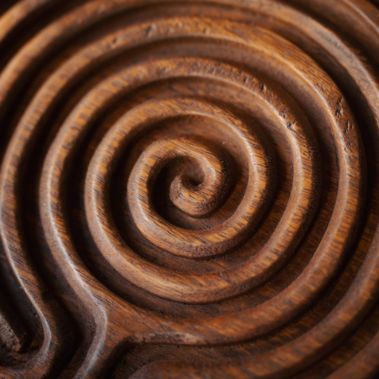 (Exclusive) Hand-Carved Labyrinth w/ Artwork