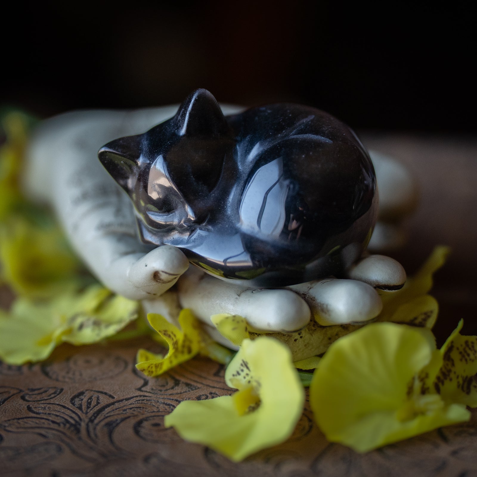 Silver Sheen Obsidian Cat