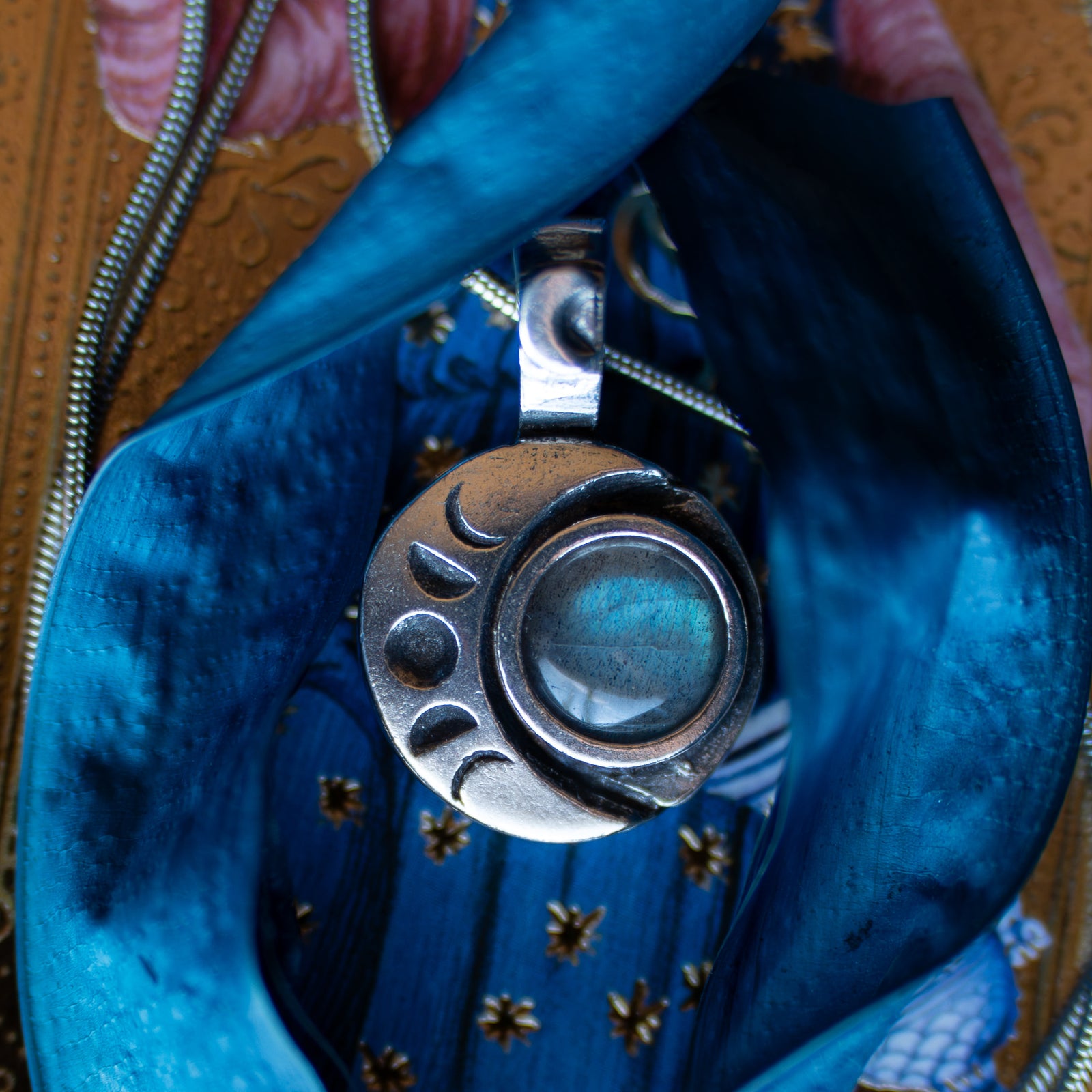 Luna Necklace w/ Labradorite