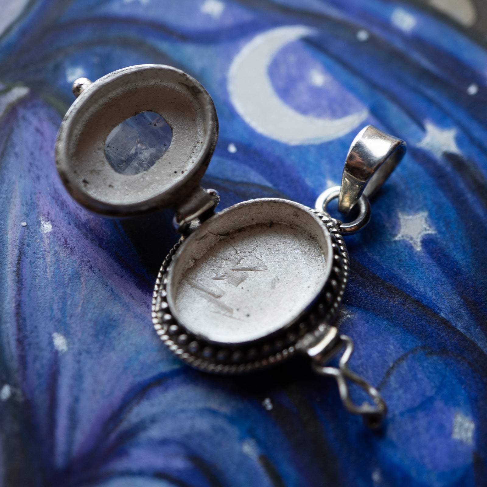 Moonstone Locket Pendant (Poison Box)(.925)