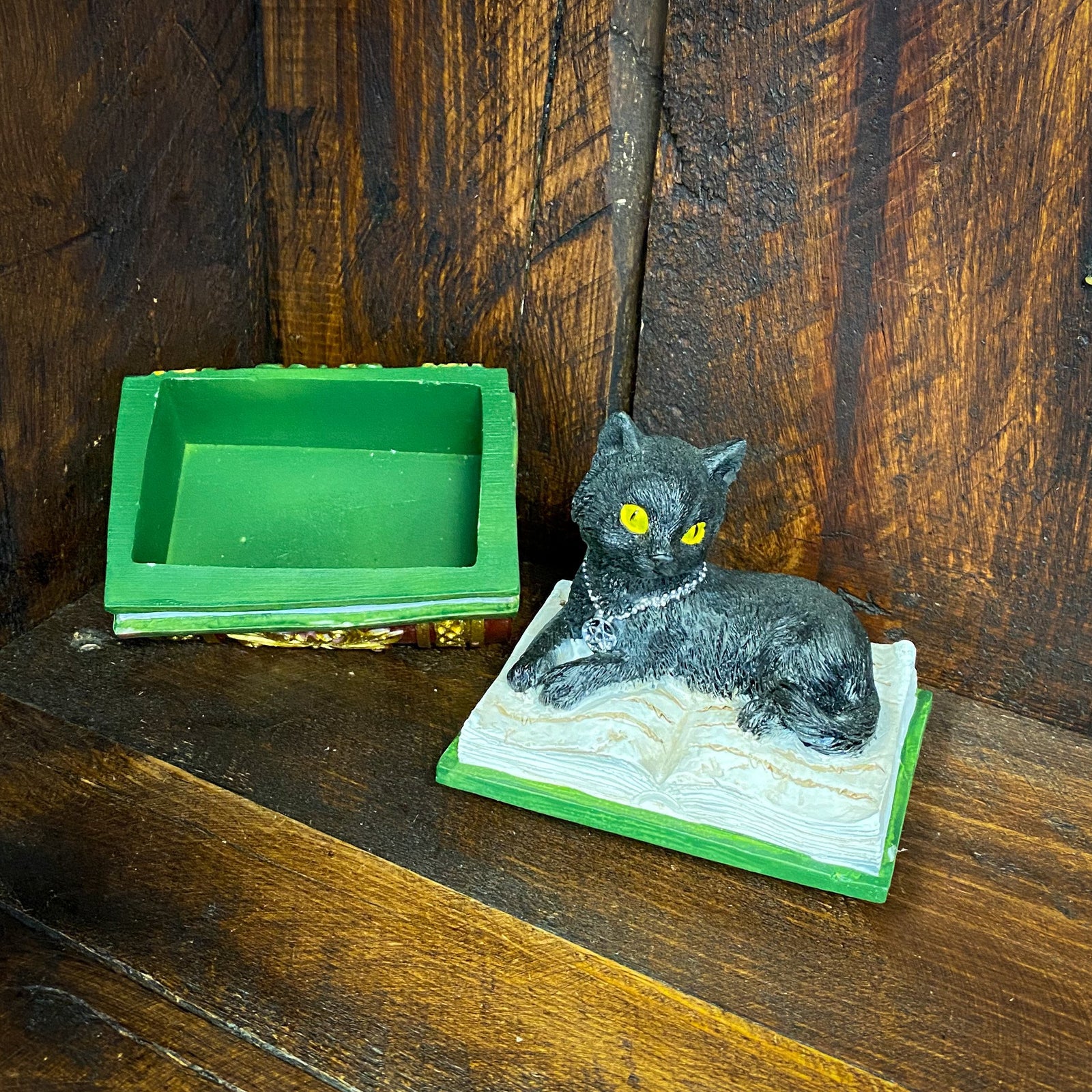 Black Cat Box (Green Trim)